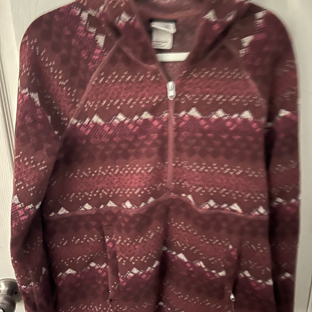 North Face polyester knit pullover, size large. Fall colors. Good condition